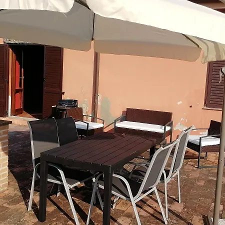 Heritage In With Garden דירה